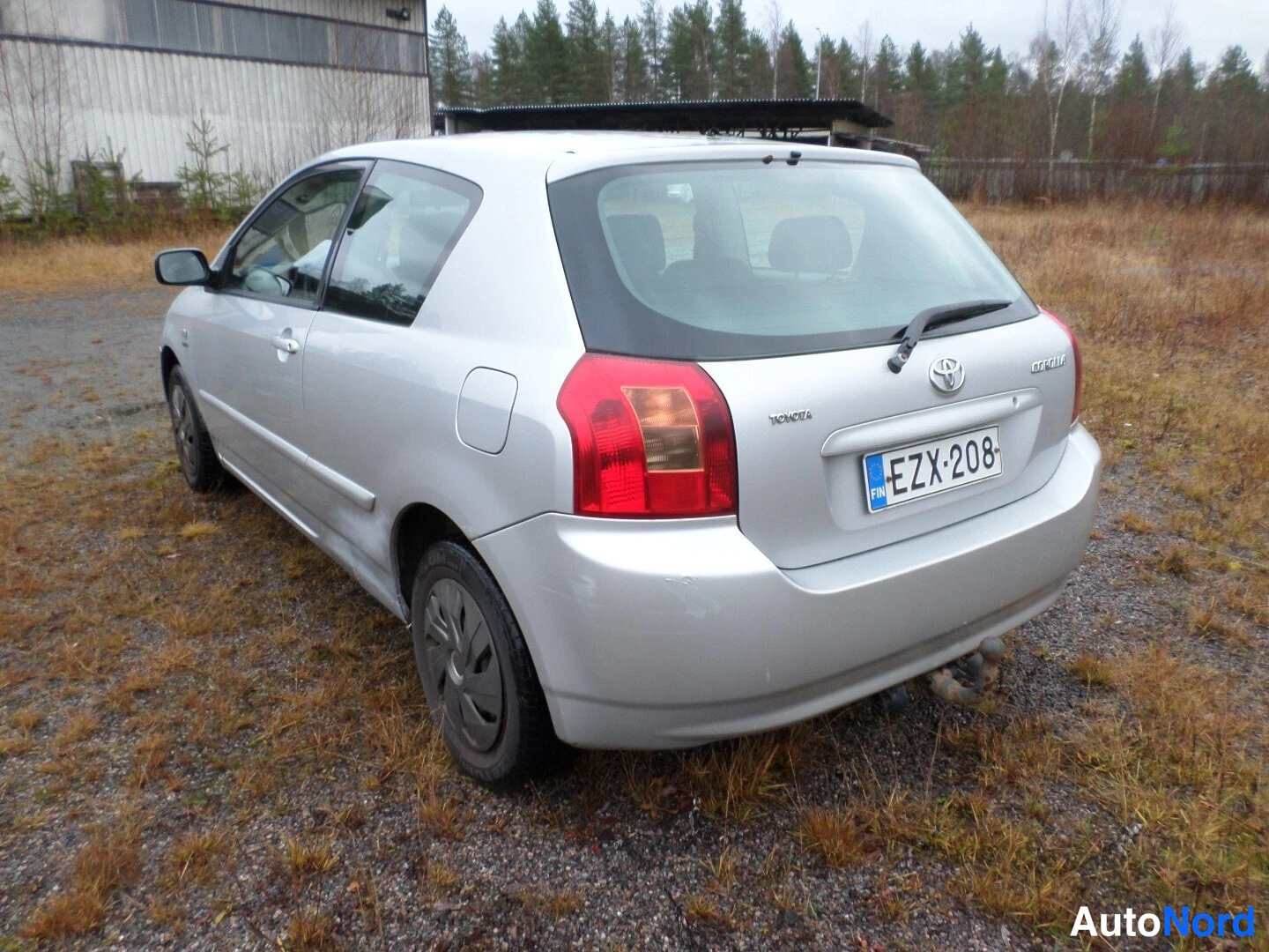 Harmaa Toyota Corolla 2003, takaviisto, kuva 6