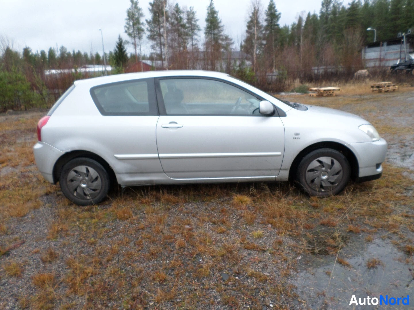 Harmaa Toyota Corolla 2003, takaviisto, kuva 7