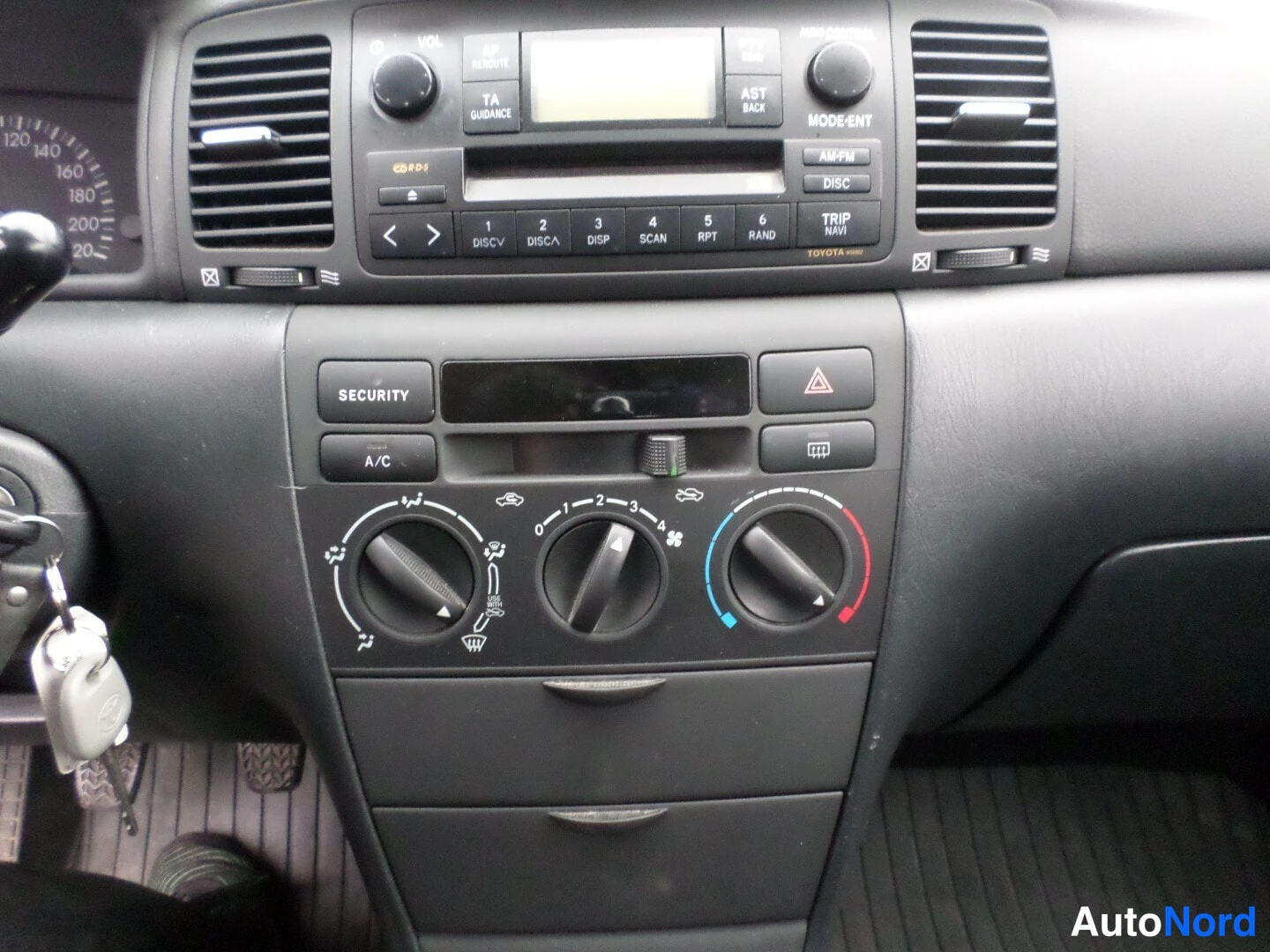 Harmaa Toyota Corolla 2003, yksityiskohta, kuva 10